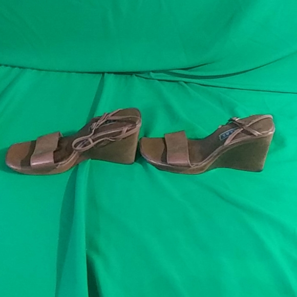 Bakers Shoes Bakers Sz 7 Brown Strappy Platform Sandals Poshmark